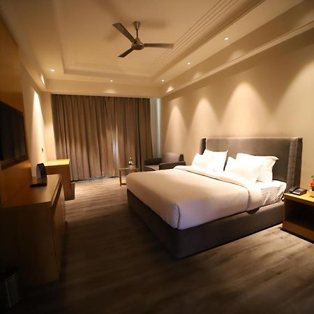 Hotel Abha Grand Alīgarh Extérieur photo