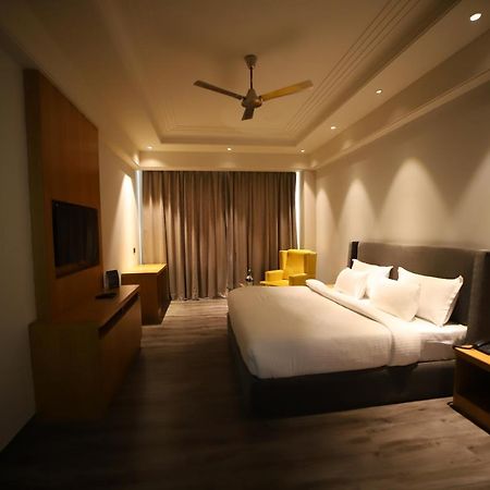 Hotel Abha Grand Alīgarh Extérieur photo