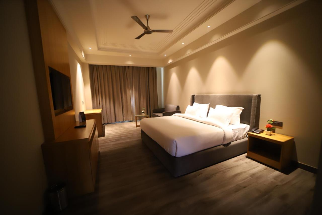 Hotel Abha Grand Alīgarh Extérieur photo