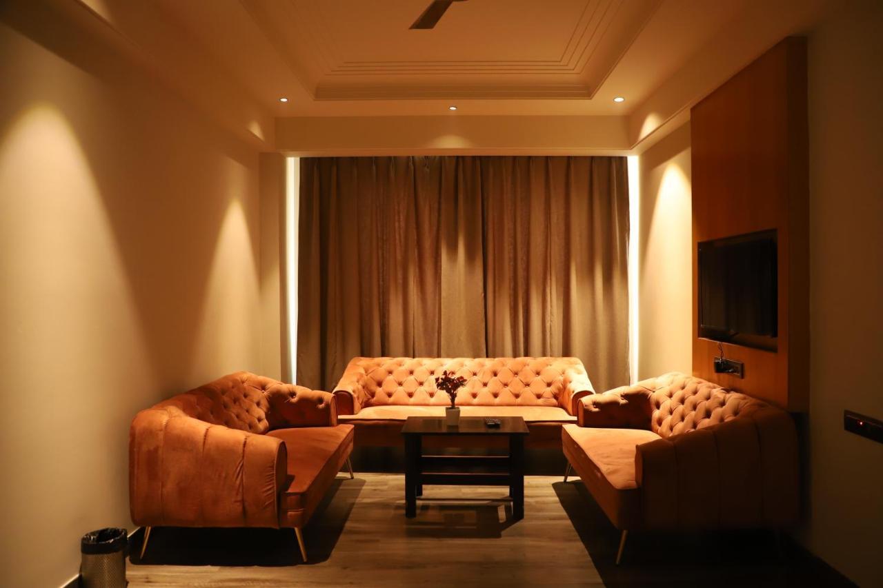 Hotel Abha Grand Alīgarh Extérieur photo